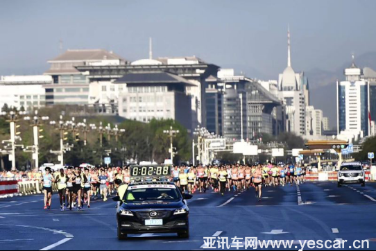 【通稿】跑起来，更精彩 广汽传祺•2019北京半程马拉松活力开跑890.png