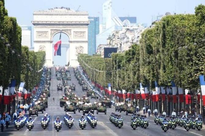 法国国庆日里，想不想Get总统同款座驾？