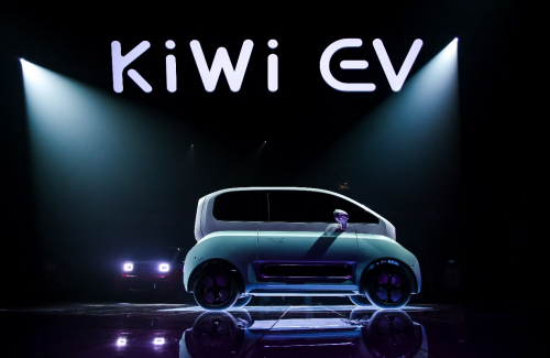 玩转时尚出行选KiWi EV，2023款现已上市